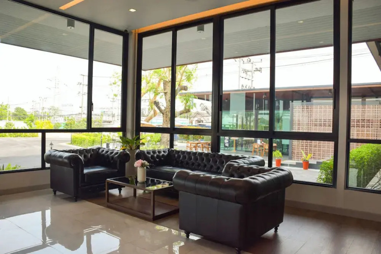 The Horizon Groove Hotel
