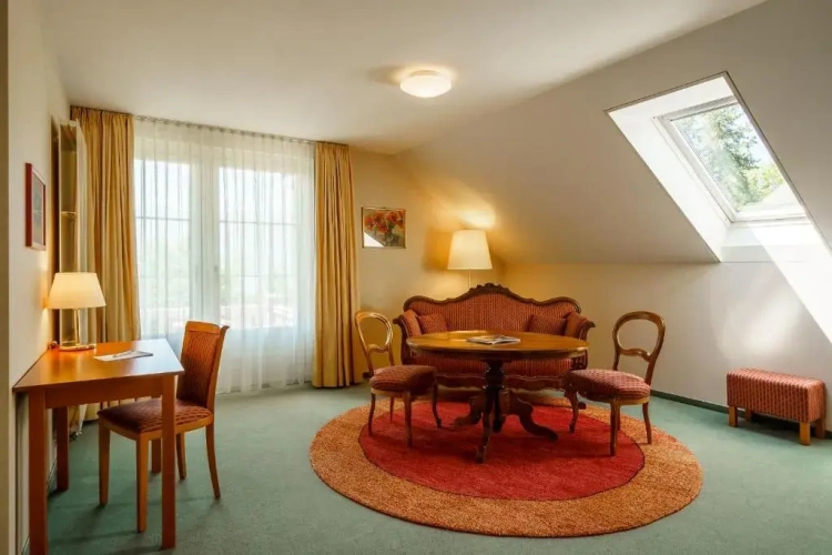 Twin Junior Suite with lake view