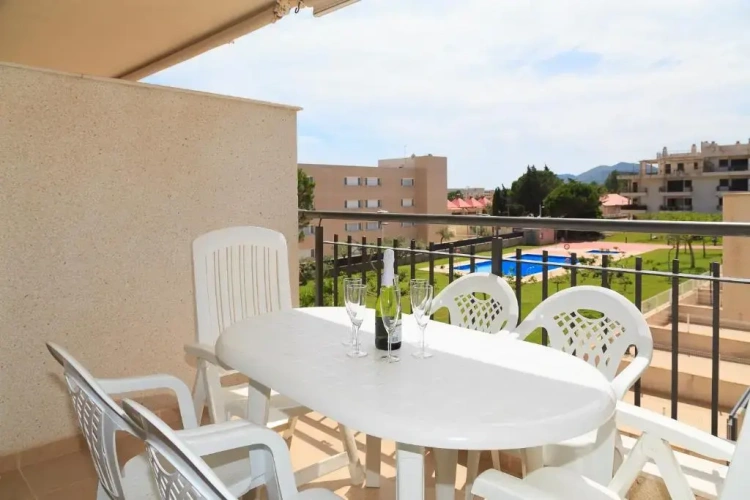 Apartment with pool view