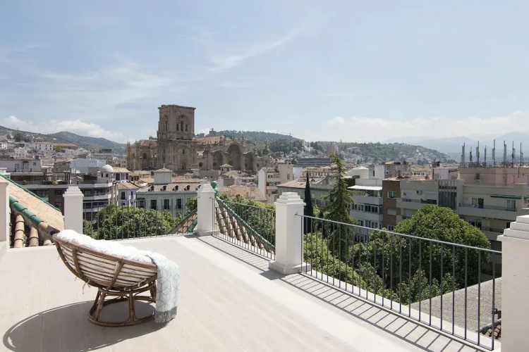 Chezmoihomes Luxury Cathedral Penthouse