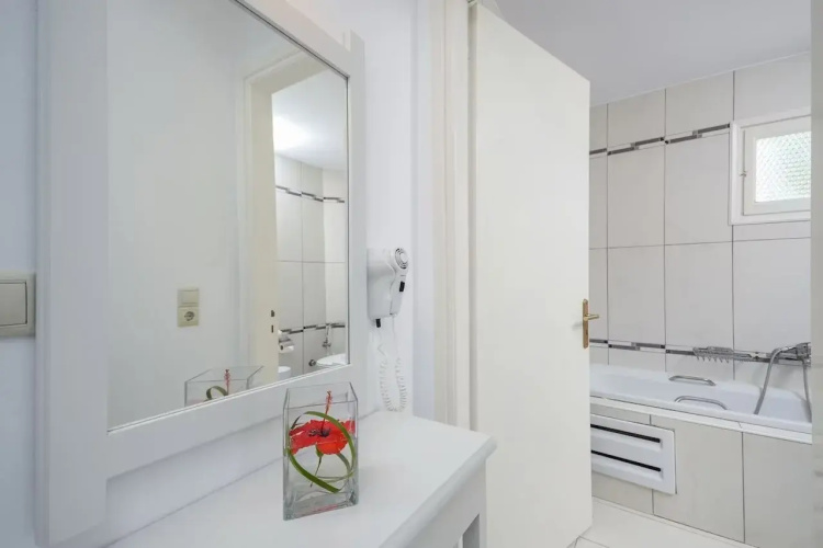 Agia Anna Studios & Apartments