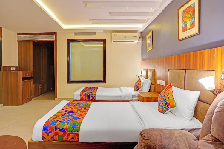 Fabhotel Brigade Suites