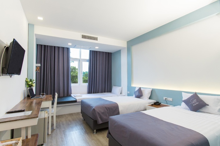 Standard Triple room