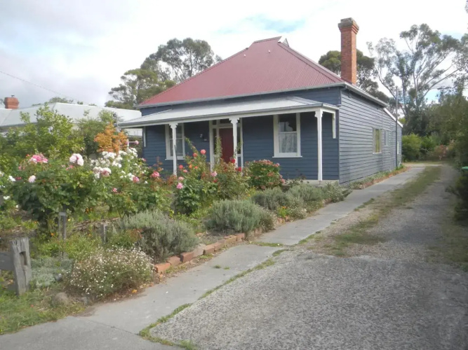 Yarram Cottage: Art and Accommodation