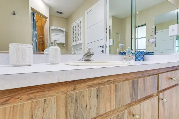 Sarasota Home w/ Private Pool ~ 10 Mi to Beach!