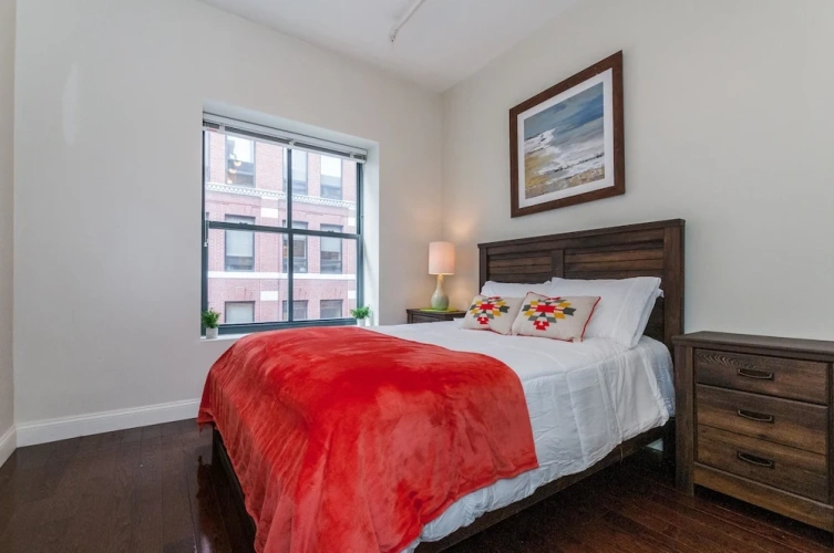 2 Bedrooms Apartment