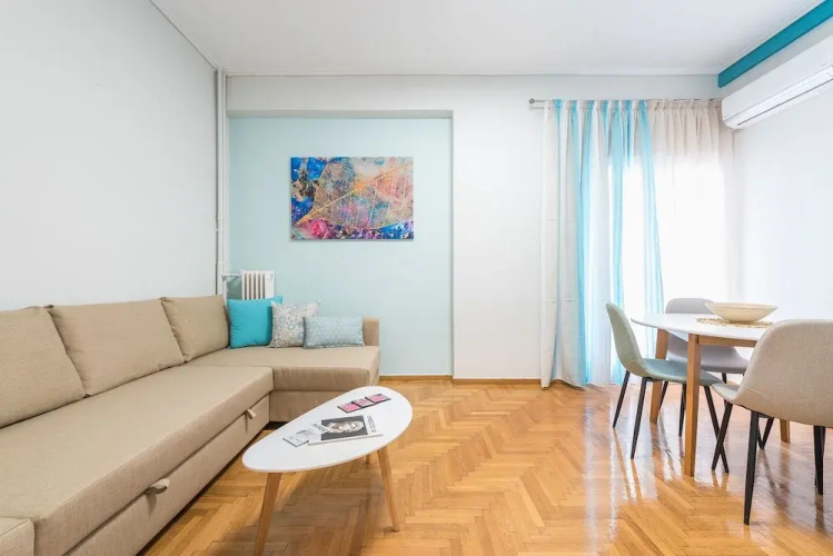 Warm Delightful Acropolis Apartment by Cloudkeys