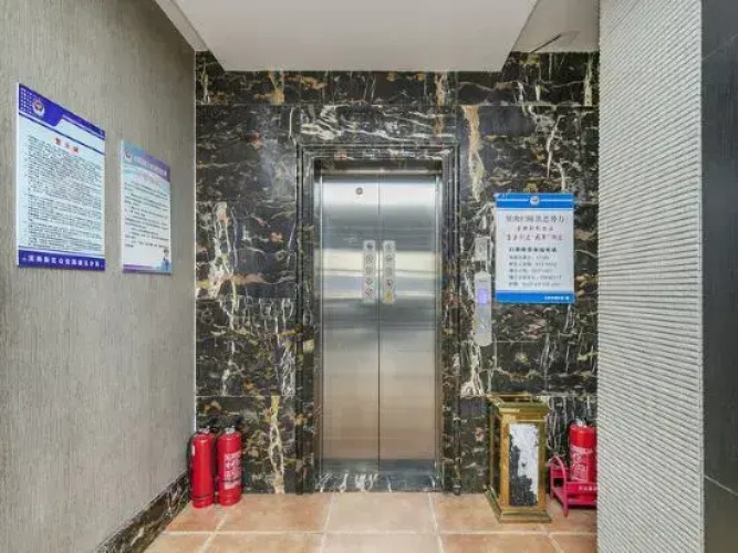 Manhattan Express Hotel