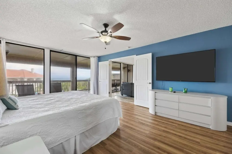 Seas the Day Ocean Views!