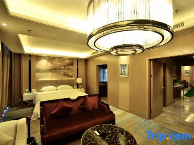 Deluxe Double Suite