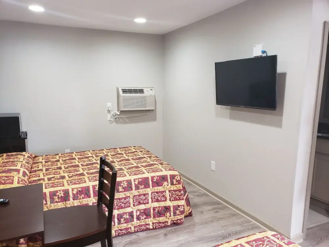 Budget Inn & Suites