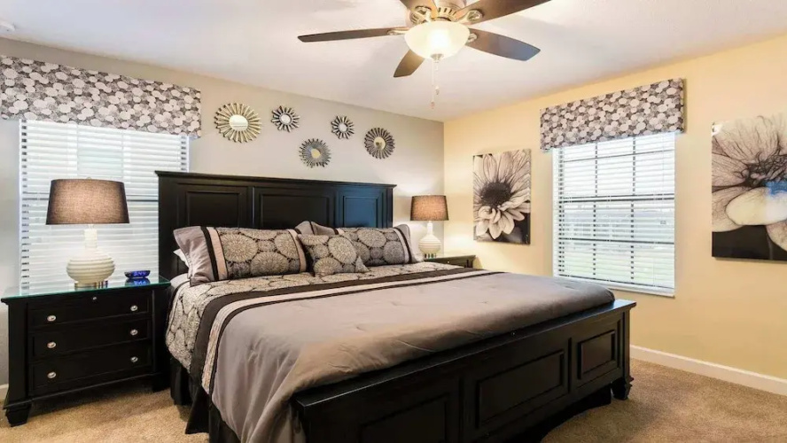 Opulent Villa, 10 Min to Disney, Pool & Spa