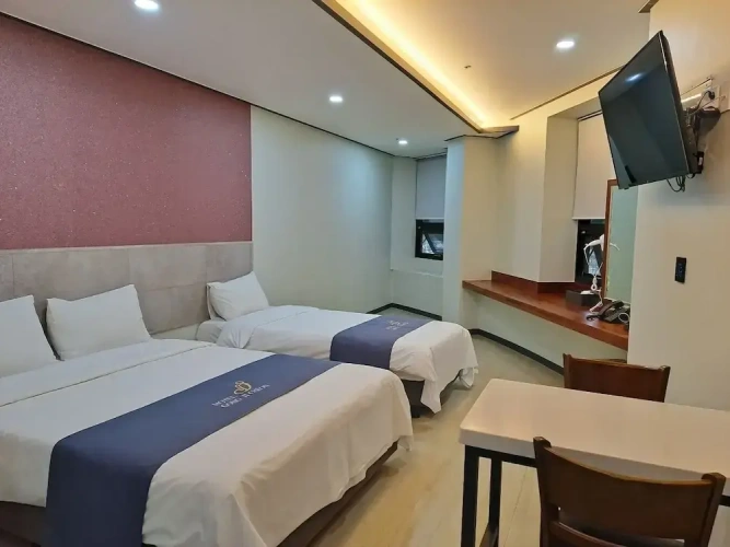 Standard Twin Family room with mountain view