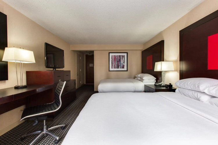 DoubleTree by Hilton Chicago - Magnificent Mile