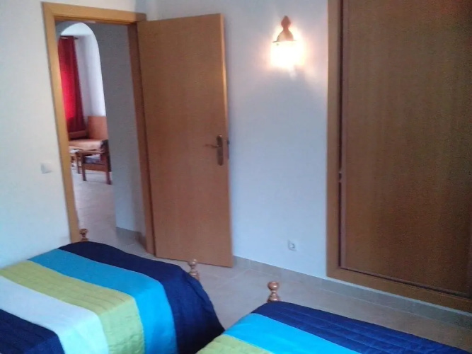2 Bed Flat - Sleeps 4 - Parking - Wifi