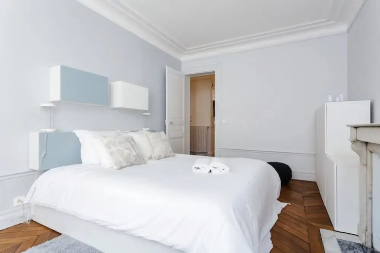 River Seine - Notre Dame Apartment