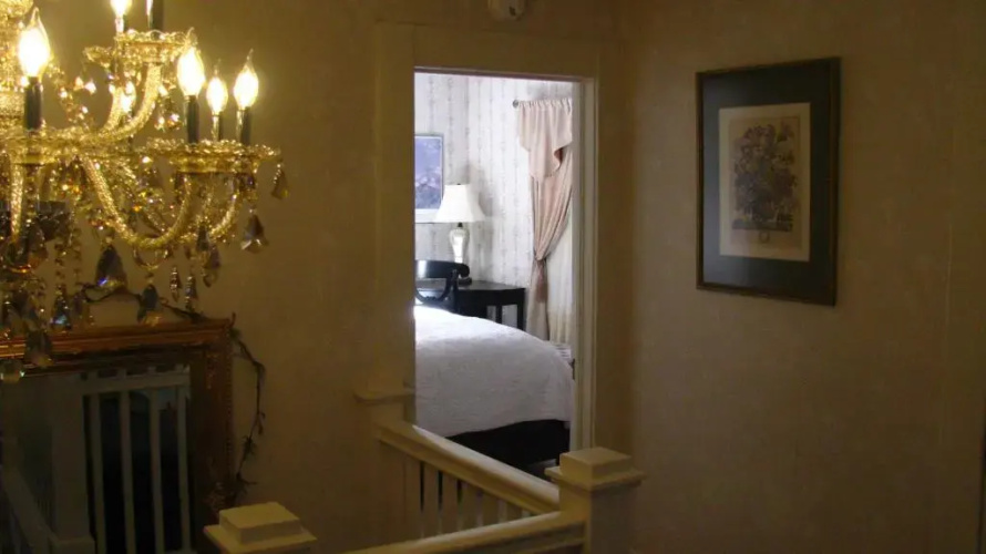 Terraluna Inn
