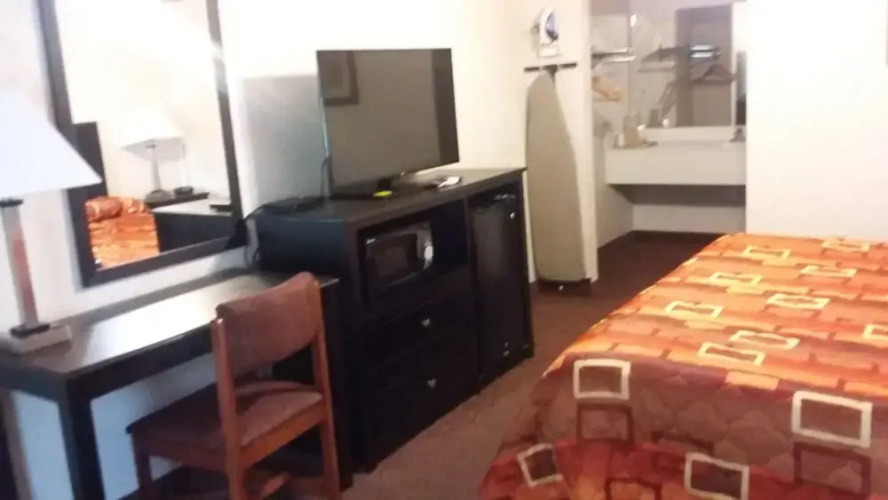 Deerfield Inn & Suites
