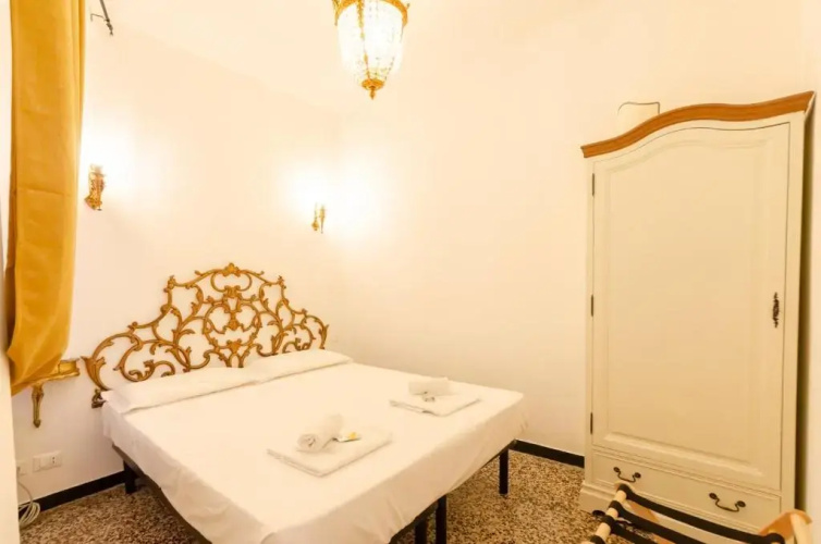 ALTIDO Ideal Flat near Aquarium