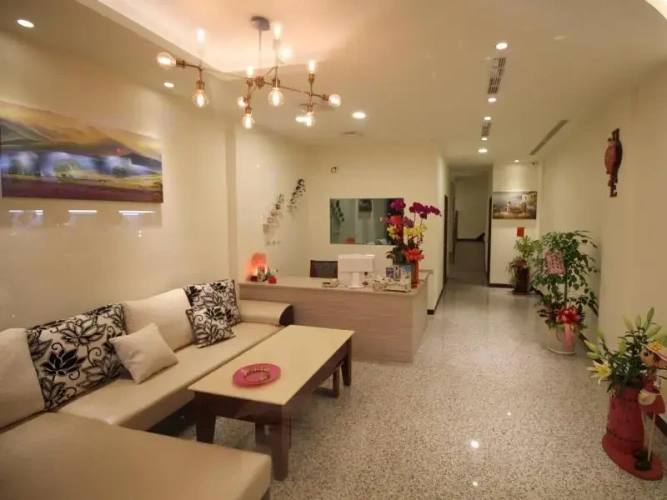 Standard Double room with street view