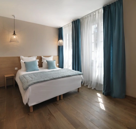 Standard Double room with city view