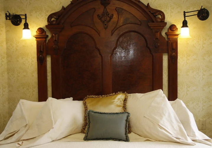 Jabberwock Inn