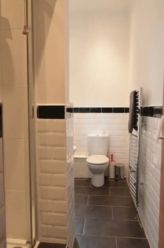 Modern 2 Bedroom Dalry Apartment