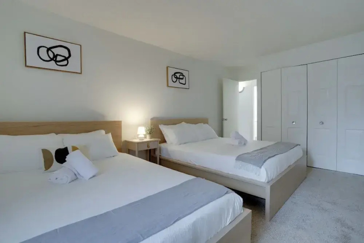 Convenient Apt Near Airport
