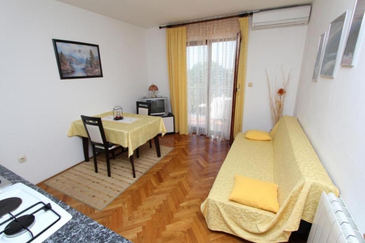 1 Bedroom Apartment with balcony