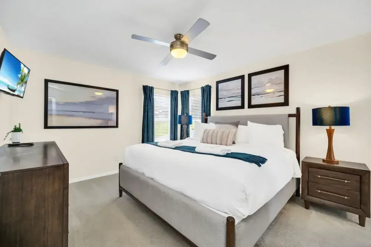 Spacious Villa: Pool, Game Room & Themed Rooms