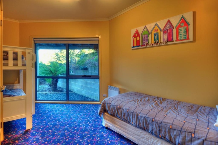 4 Bedrooms Cottage
