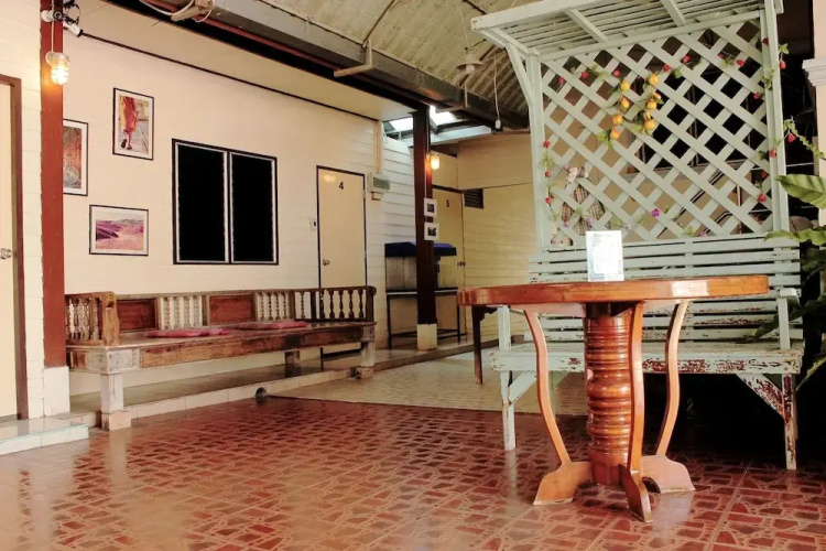 Baanklong Amphawa Homestay