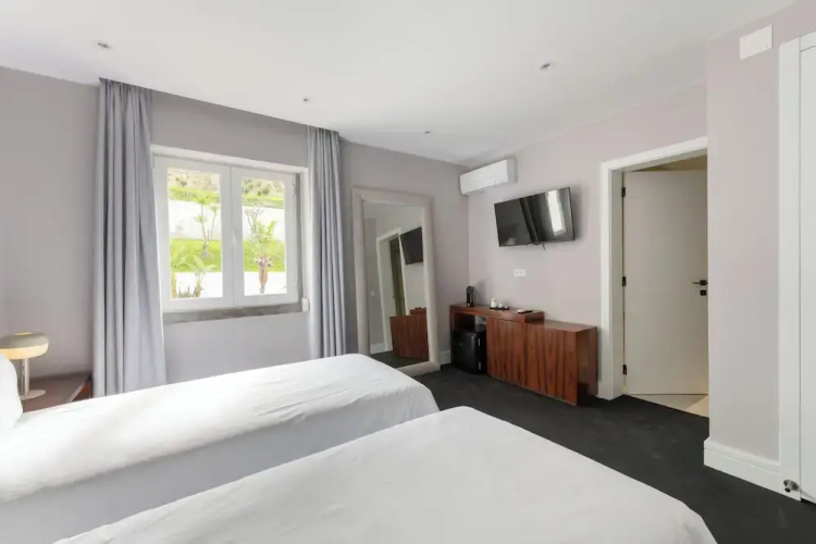 Avenue Hill Hotel