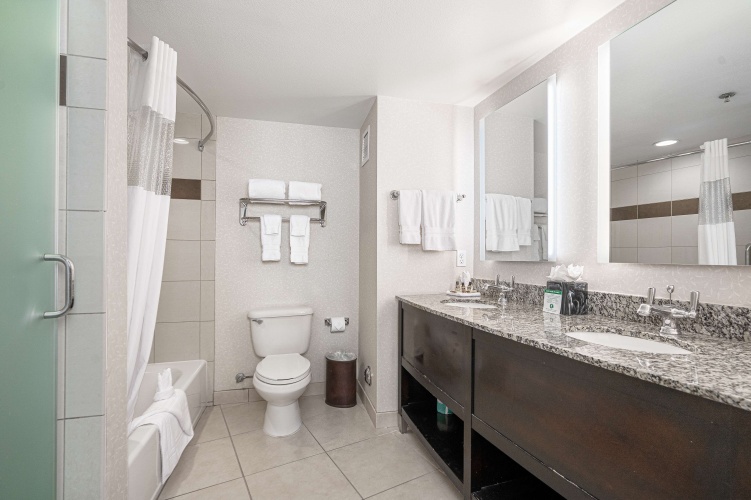 Best Western Plus Marina Gateway Hotel photo 9