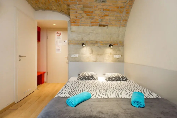 Dice Apartments