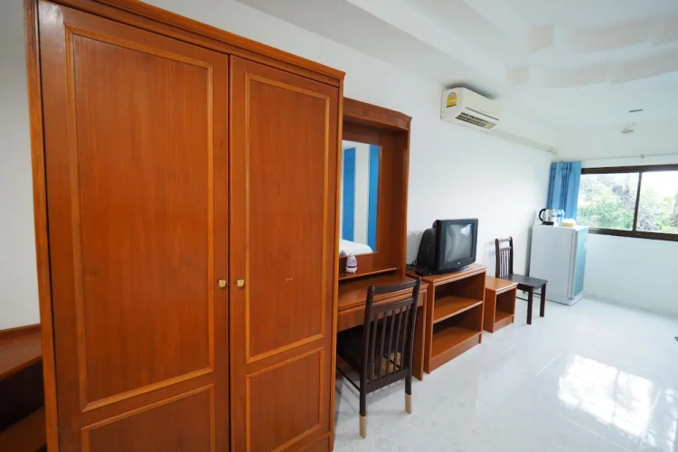 Chan Pailin Mansion