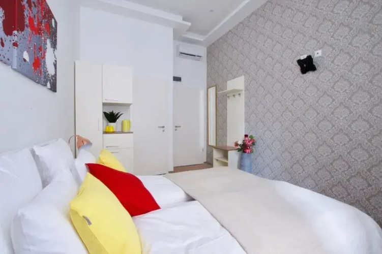 St King 11. Studio Apartments