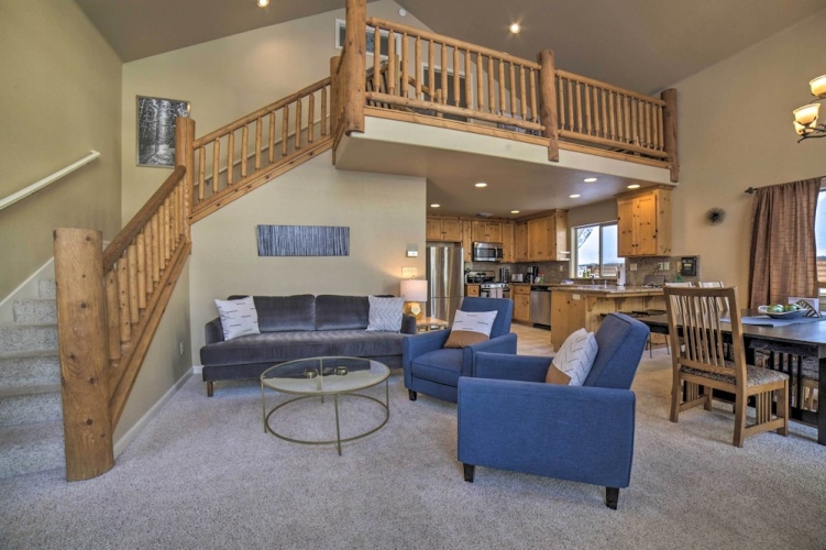 Great for Groups: Soda Springs Cabin w/ Deck!