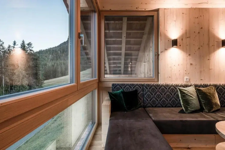 Apartment with mountain view