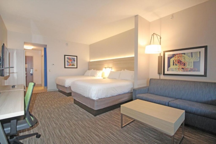 Quadruple Suite
