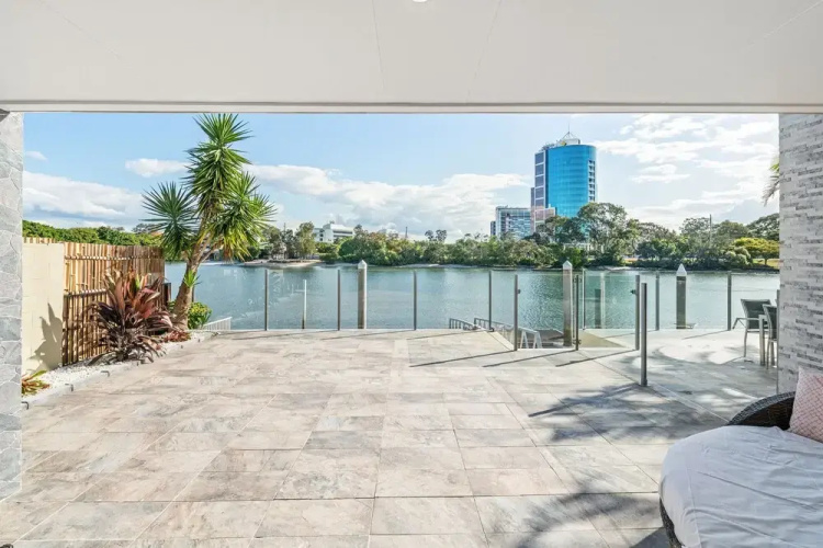 Luxurious Waterfront Home