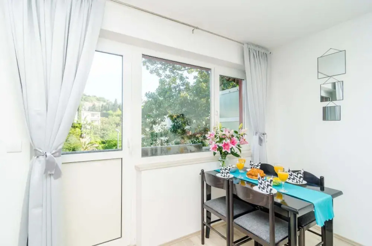 Rea Apartment