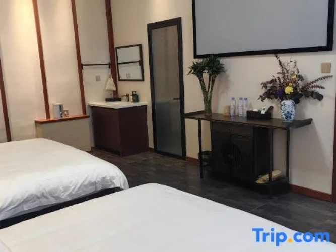 Standard Twin Family room