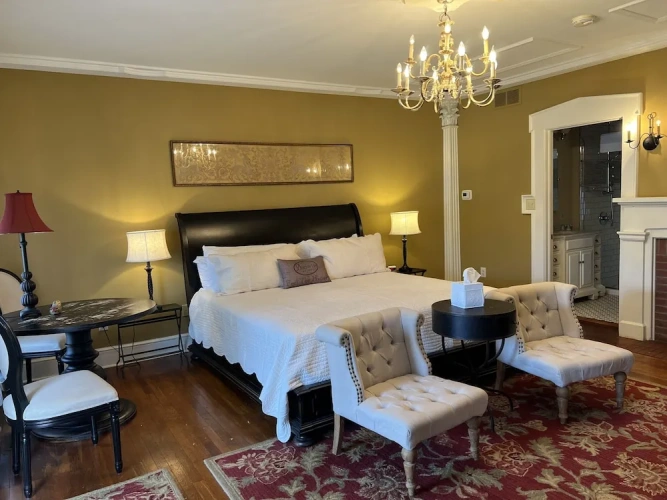 Deluxe Double Suite