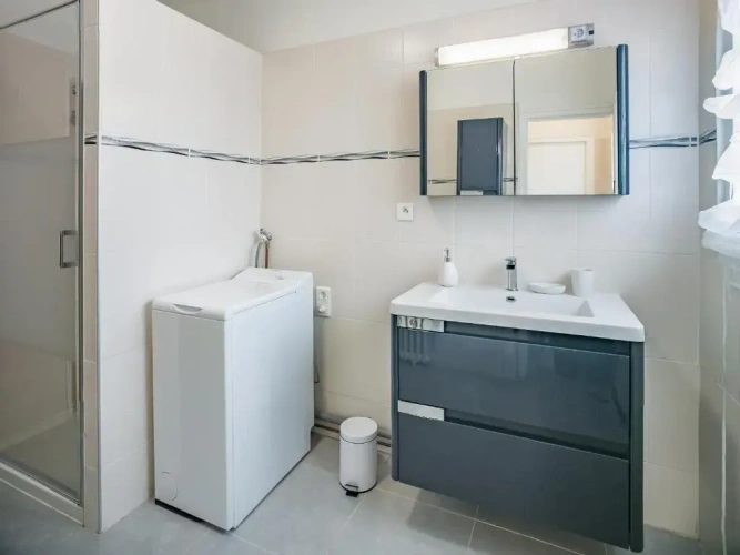 3 Bedrooms Apartment