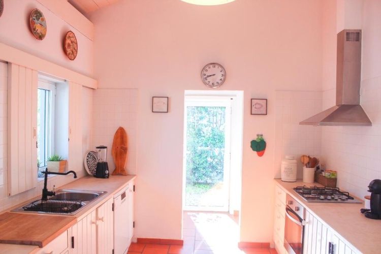 4 Bedrooms Cottage