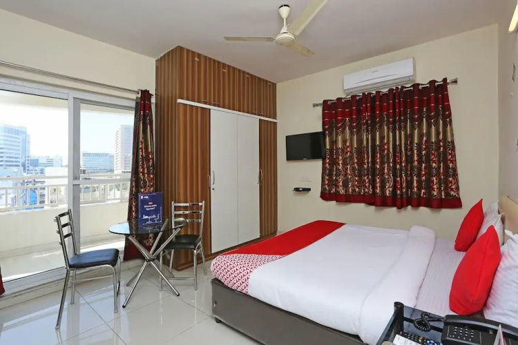 OYO 8587 Dwell Suites