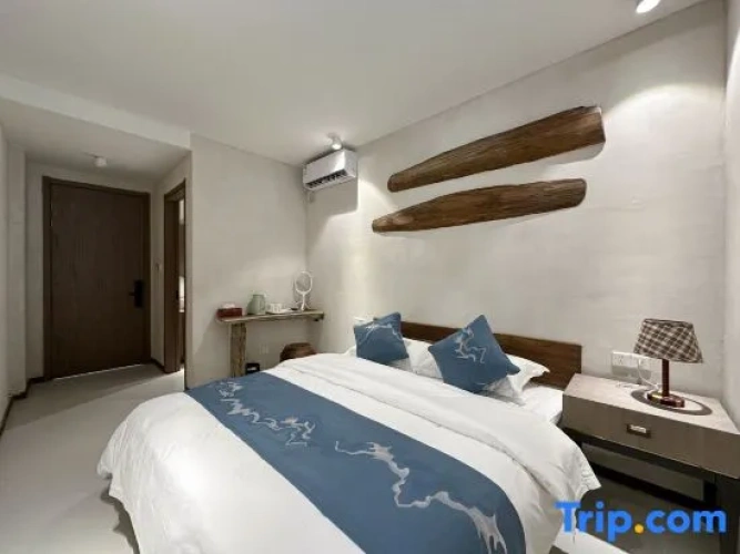2 Bedrooms Quadruple Suite with balcony