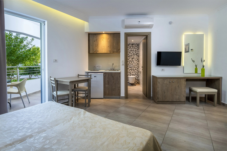 Alexandra Beach Hotel