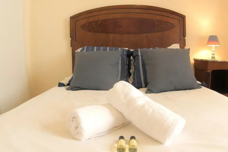 Amazing two Bedroom Flat, 10min From Miramar Beach